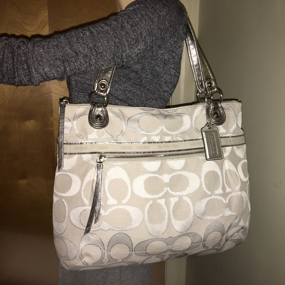 SOLD! COACH  Outline Signature Metallic GLAM Tote - Picture 4 of 8